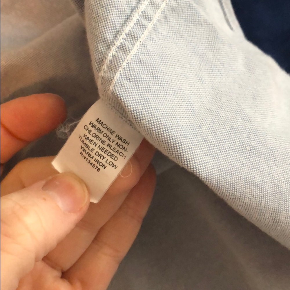 Vineyard Vines Button Down - image 4